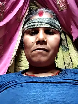 Snapshot of Hot_di97 chatting on February 21, 12:50 pm Hot di97 online show from February 21, 12:50 pm