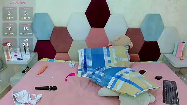 sabriana smith1 online show from April 12, 4:01 pm