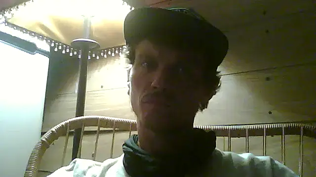 Snapshot of HungandHynotic chatting on February 23, 9:01 pm HungandHynotic online show from February 23, 9:01 pm