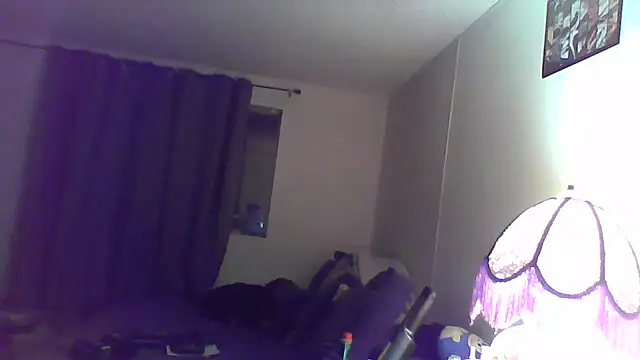 Snapshot of HungandHynotic chatting on March 4, 4:29 am HungandHynotic online show from March 4, 4:29 am