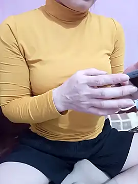 Phoebe-e online show from February 5, 1:38 pm