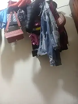 PatriciaVen online show from March 27, 5:35 am