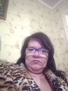 NysiOlsen online show from April 12, 6:46 pm