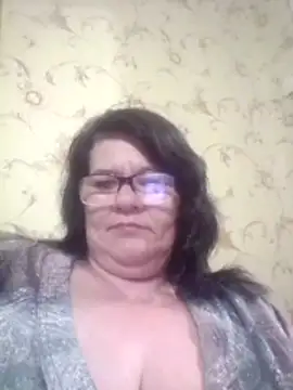 NysiOlsen online show from May 14, 7:53 pm