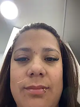 Snapshot of Pretty__Milf chatting on February 26, 9:19 am Pretty Milf online show from February 26, 9:19 am