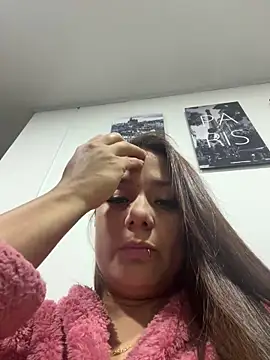 Pretty  Milf online show from April 4, 11:13 pm