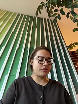 Snapshot of Pretty__Milf chatting on June 24, 10:42 pm Pretty Milf online show from June 24, 10:42 pm