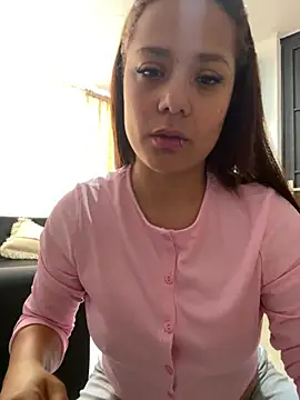 Snapshot of Pretty__Milf chatting on July 7, 3:27 pm Pretty Milf online show from July 7, 3:27 pm