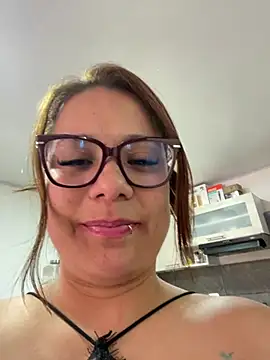 Snapshot of Pretty__Milf chatting on July 16, 6:47 pm Pretty Milf online show from July 16, 6:47 pm