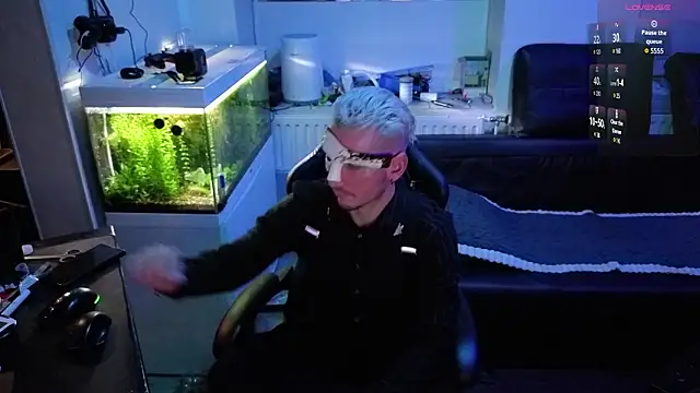 Rayzel White online show from January 31, 9:24 pm