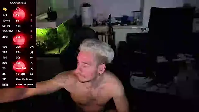Rayzel White online show from May 3, 11:44 pm