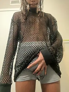 Snapshot of Grim777Hollow chatting on February 1, 9:52 am Grim777Hollow online show from February 1, 9:52 am