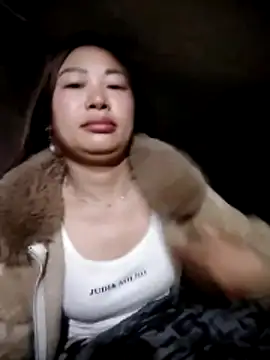 out-lustt online show from February 3, 11:32 pm