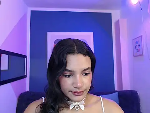 Snapshot of Nyxx_Velariia chatting on February 4, 1:28 pm Nyxx Velariia online show from February 4, 1:28 pm