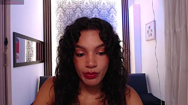 Snapshot of Nyxx_Velariia chatting on March 2, 1:51 pm Nyxx Velariia online show from March 2, 1:51 pm