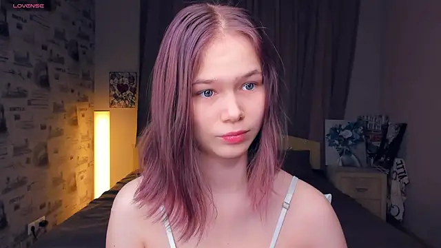 OwlLynn online show from January 17, 8:41 am