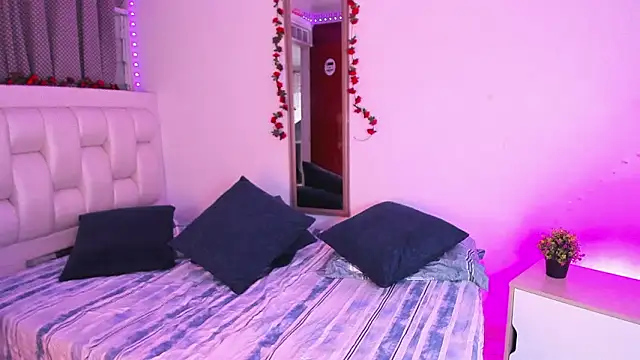 Snapshot of dirty_sexx_ chatting on February 5, 8:46 pm dirty sexx online show from February 5, 8:46 pm