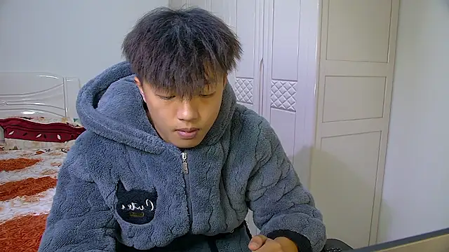 Chocolates-001 online show from January 19, 10:08 am