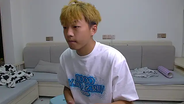 Chocolates-001 online show from March 21, 10:31 am