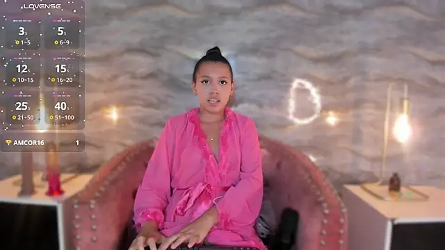 SHINYY STAR  online show from March 30, 7:59 pm