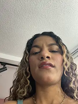 Snapshot of AngelPinkk_ chatting on May 31, 10:11 pm AngelPinkk online show from May 31, 10:11 pm