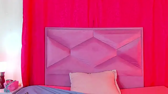 AleSweet online show from February 12, 12:22 pm