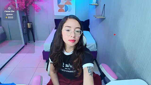 Veronica miiller online show from June 4, 7:20 pm