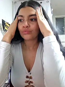 Snapshot of Scarlett_Hot69 chatting on July 7, 7:56 am Scarlett Hot69 online show from July 7, 7:56 am