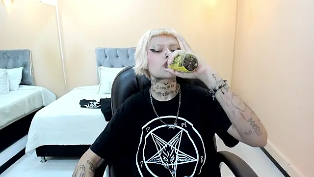 Bela Craxkerr online show from March 28, 7:24 pm