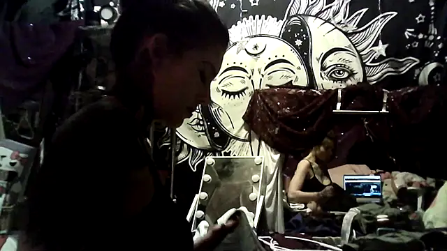 allymoon1369 online show from March 24, 8:19 am