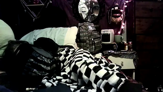 allymoon1369 online show from April 13, 7:08 pm