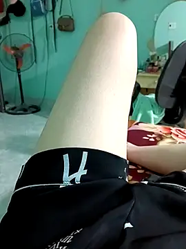 lylinhjim online show from March 1, 9:17 pm