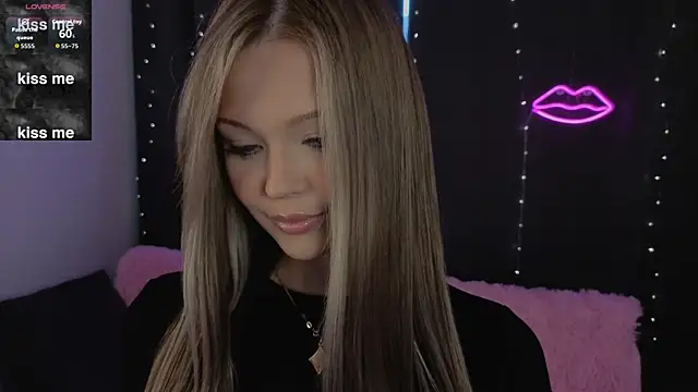 ElsaDivine online show from July 19, 4:00 pm