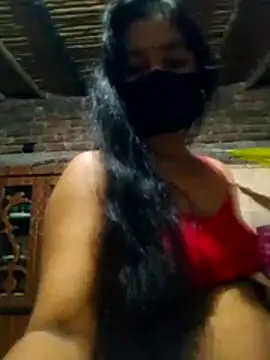 Hot Sweeti online show from April 7, 1:00 pm