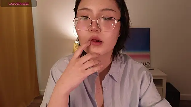 nullgirl online show from June 20, 2:25 am