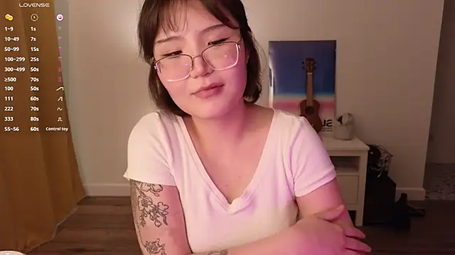 nullgirl online show from June 22, 2:24 am