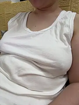 Donna9696 online show from April 16, 1:34 pm