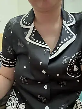 Donna9696 online show from April 19, 9:41 am