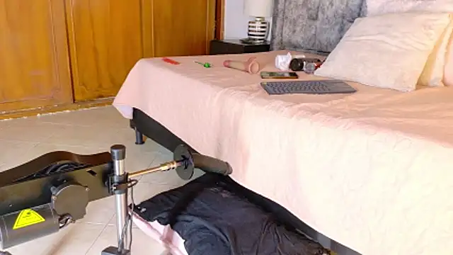 samirths boy  online show from April 16, 7:14 pm