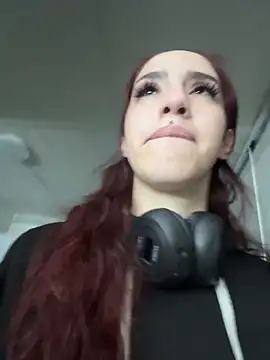 elodie rouge online show from March 26, 11:05 am