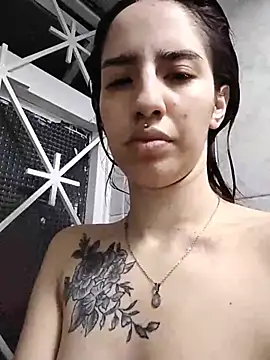 Snapshot of elodie_rouge chatting on June 7, 11:30 pm elodie rouge online show from June 7, 11:30 pm