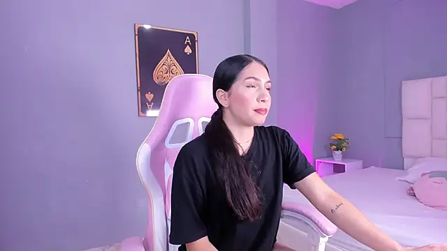 Snapshot of Sofia__Salazar chatting on February 19, 12:23 pm Sofia Salazar online show from February 19, 12:23 pm