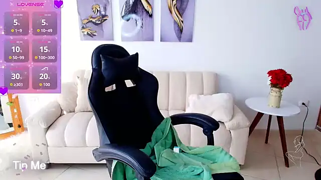 Cristina Ferreir online show from March 24, 1:27 pm