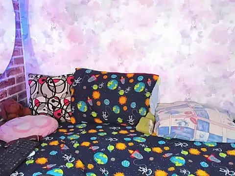 sara sant online show from April 15, 4:47 pm