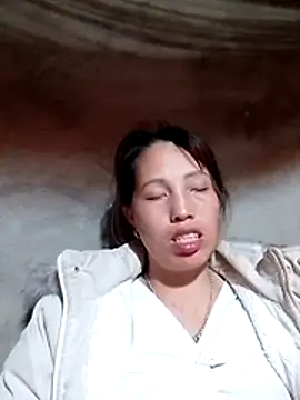 Gummiesu online show from April 1, 1:52 pm