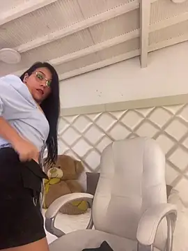 Snapshot of Miaswwe chatting on February 4, 2:12 pm Miaswwe online show from February 4, 2:12 pm