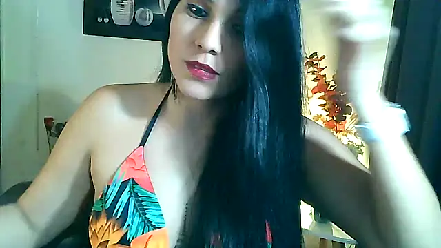 Snapshot of Miaswwe chatting on February 7, 2:04 am Miaswwe online show from February 7, 2:04 am