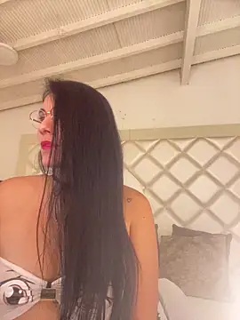 Snapshot of Miaswwe chatting on February 25, 3:21 pm Miaswwe online show from February 25, 3:21 pm