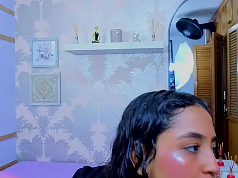 Emma Thompssonn online show from February 5, 11:48 am