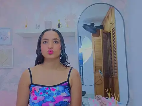 Emma Thompssonn online show from February 21, 12:17 pm